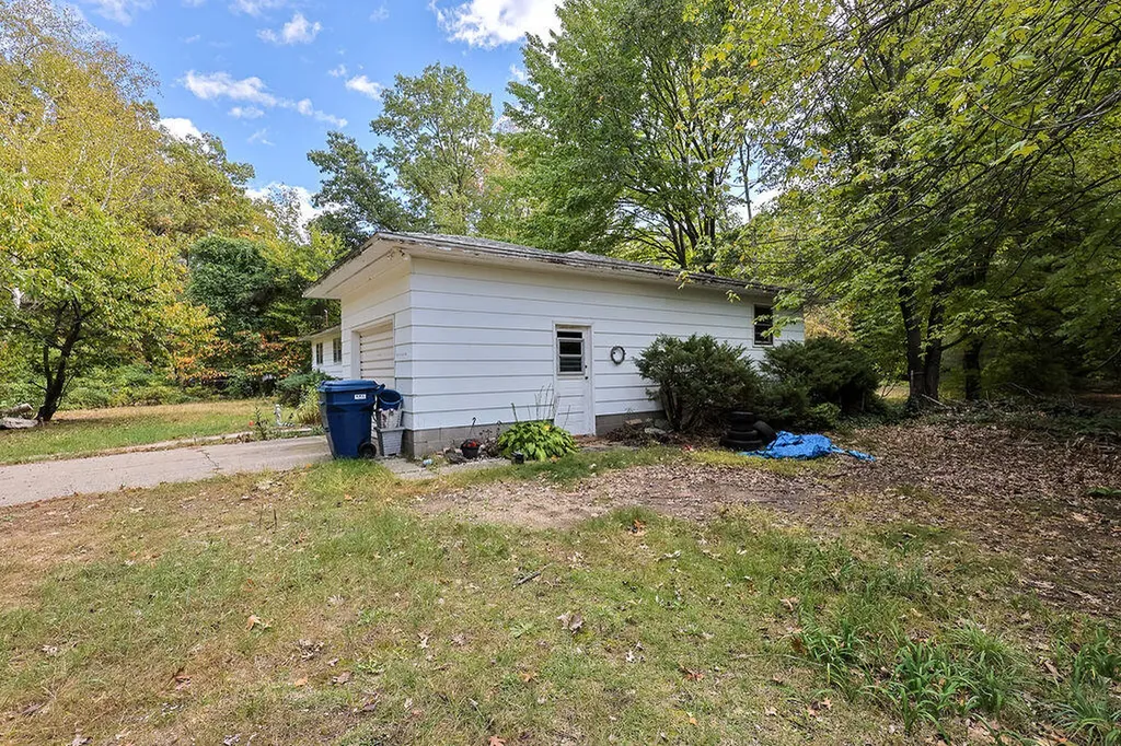 2763 Pontaluna Road Fruitport Charter Township MI 49415