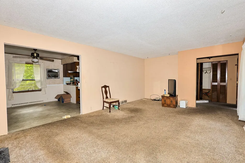 2763 Pontaluna Road Fruitport Charter Township MI 49415