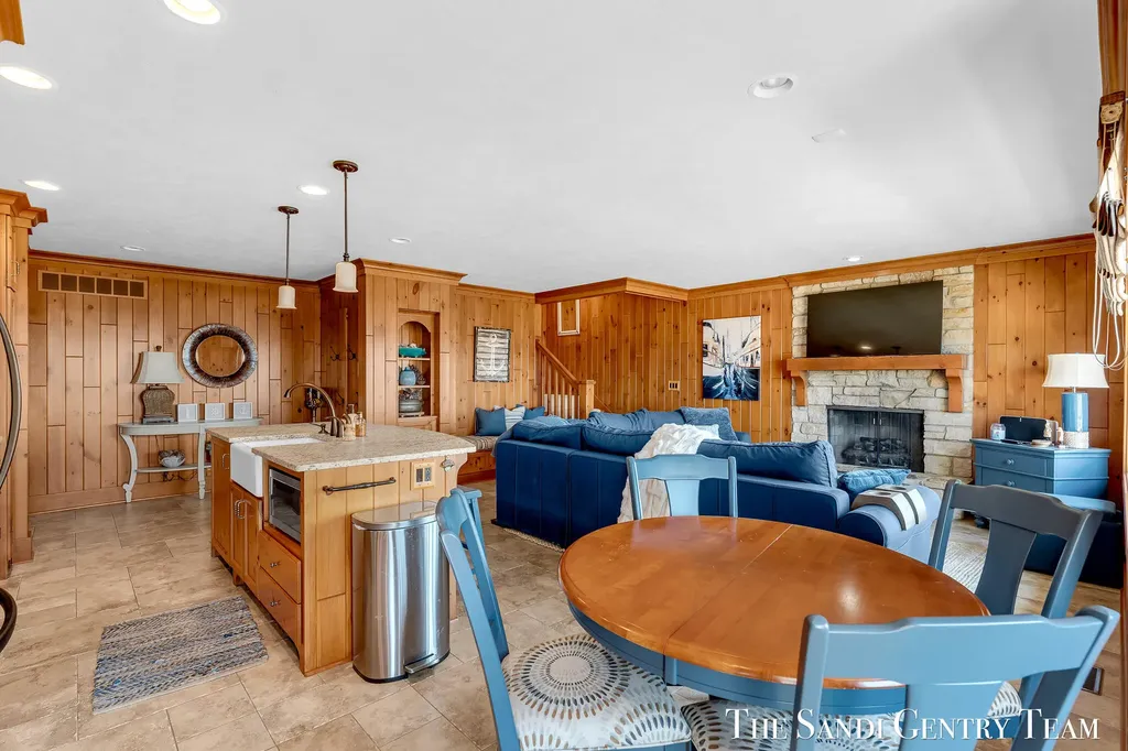 19201 North Shore Drive Spring Lake Township MI 49456
