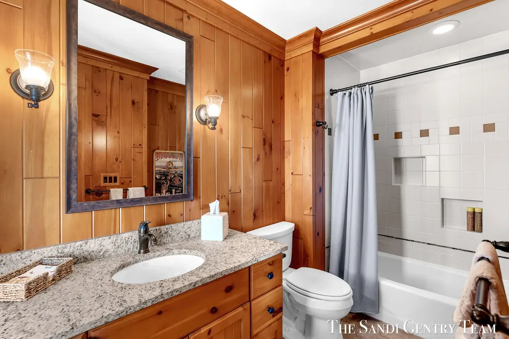 19201 North Shore Drive Spring Lake Township MI 49456