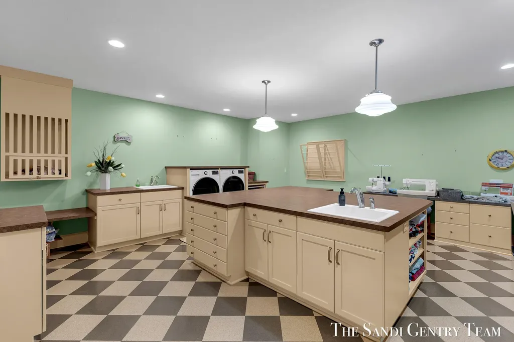 19201 North Shore Drive Spring Lake Township MI 49456