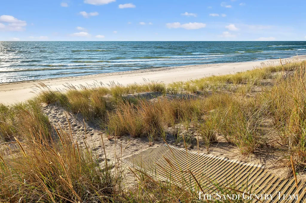 19201 North Shore Drive Spring Lake Township MI 49456