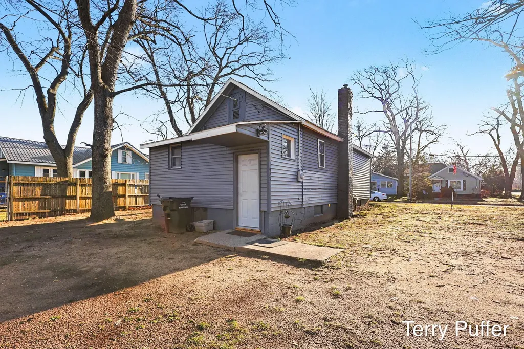 1653 Mcilwraith Street Muskegon City MI 49442