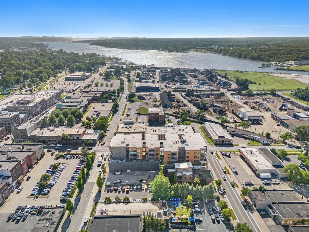 159 S River Avenue Holland City MI 49423