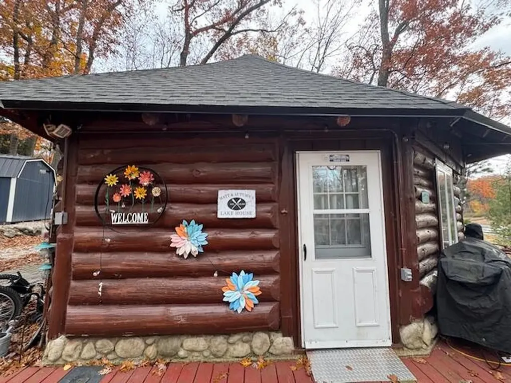 9013 S Three Lakes Lane Lake Township MI 49304