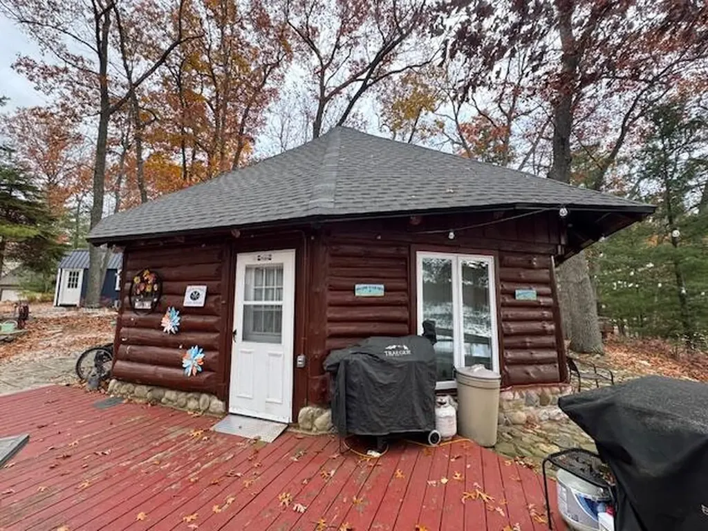 9013 S Three Lakes Lane Lake Township MI 49304