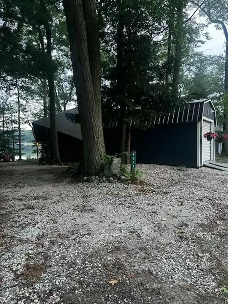 9013 S Three Lakes Lane Lake Township MI 49304
