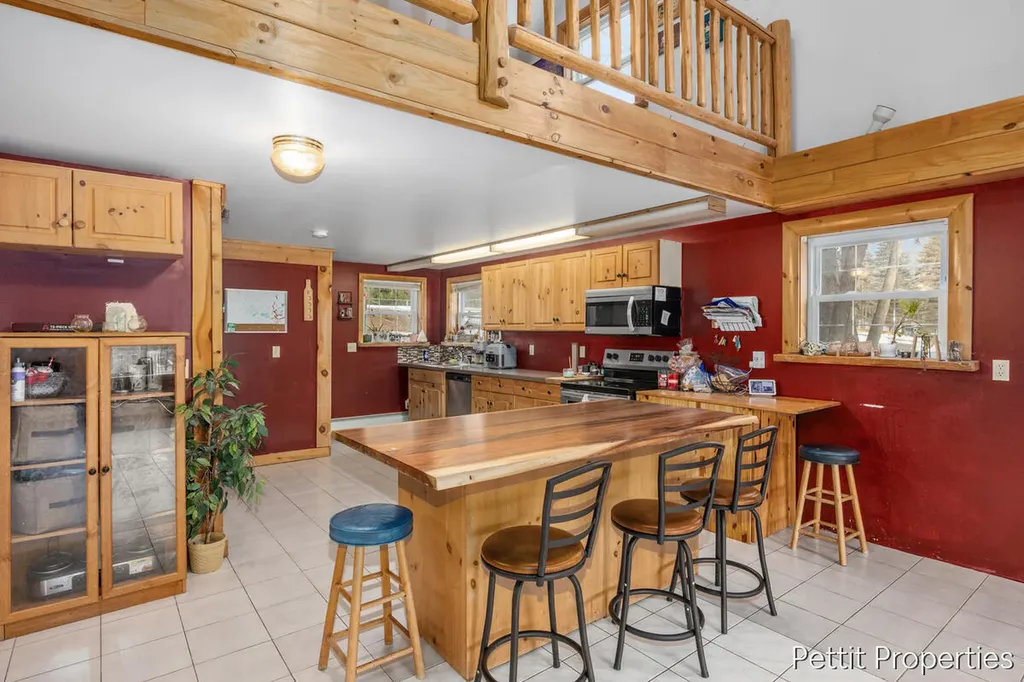 10352 N Athey Avenue Franklin Township MI 48625