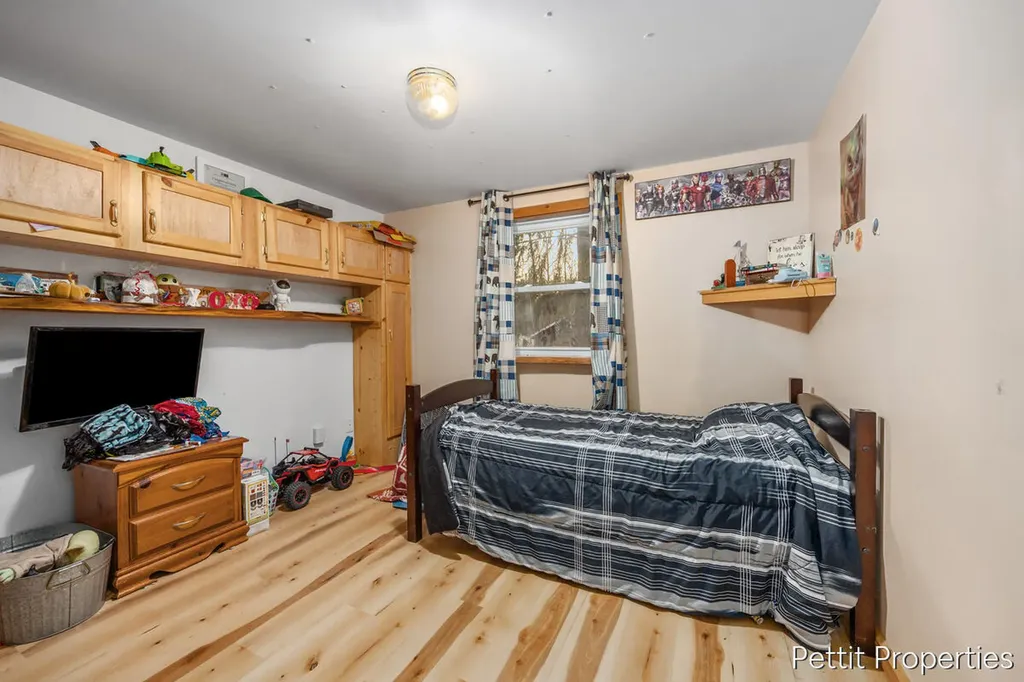 10352 N Athey Avenue Franklin Township MI 48625