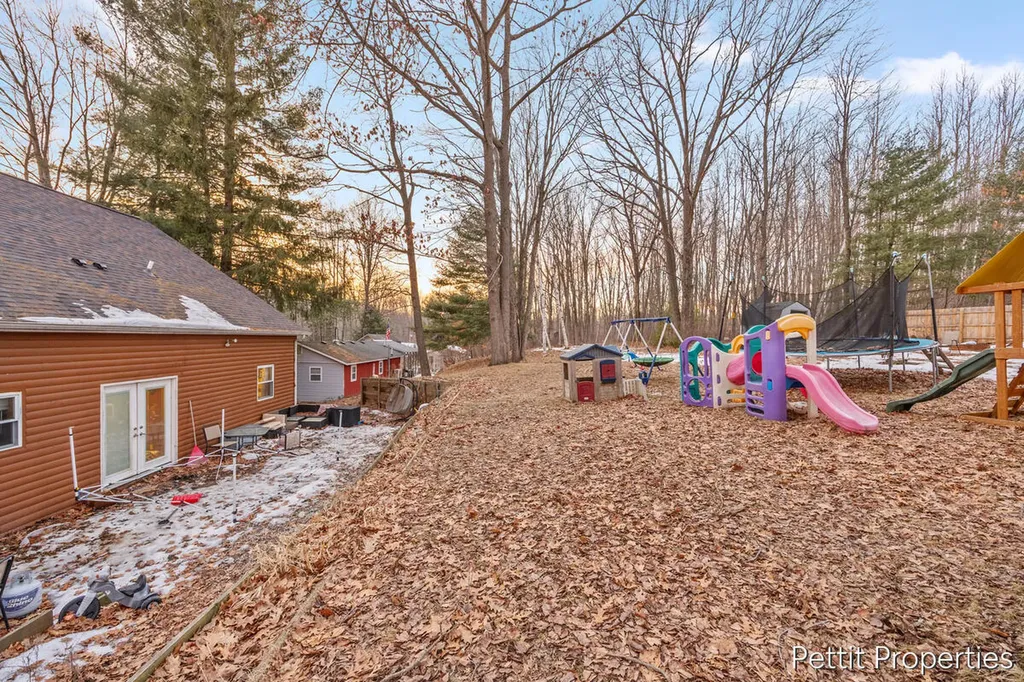 10352 N Athey Avenue Franklin Township MI 48625