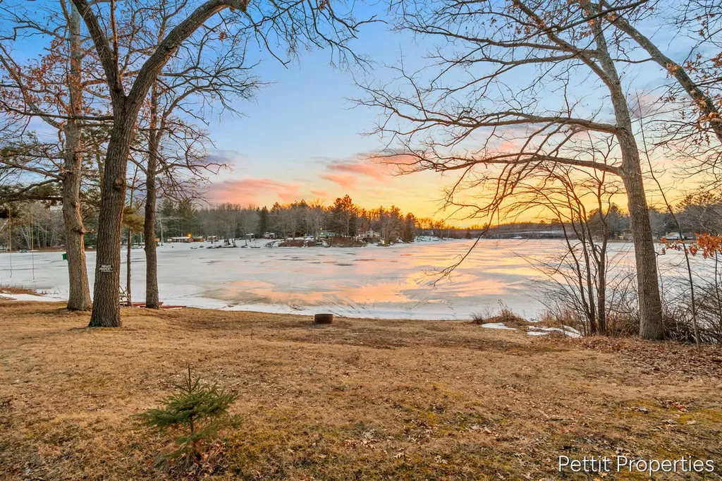 10352 N Athey Avenue Franklin Township MI 48625