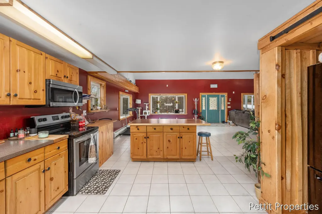 10352 N Athey Avenue Franklin Township MI 48625