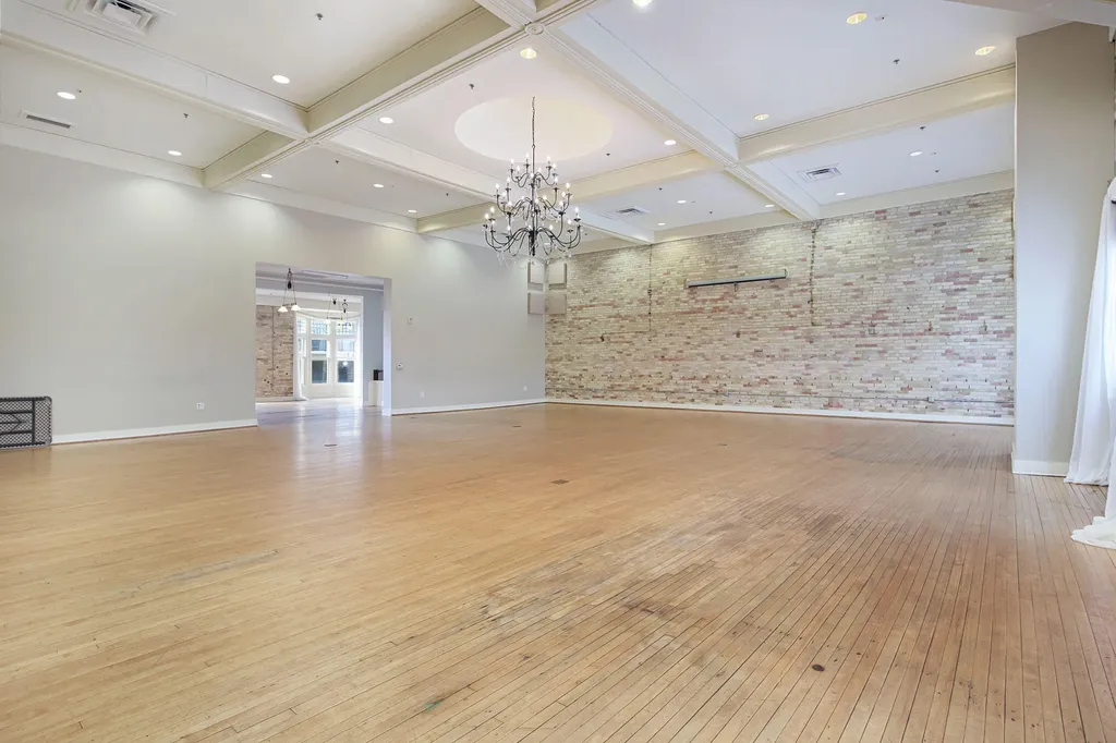 356 W Western Avenue Muskegon City MI 49440