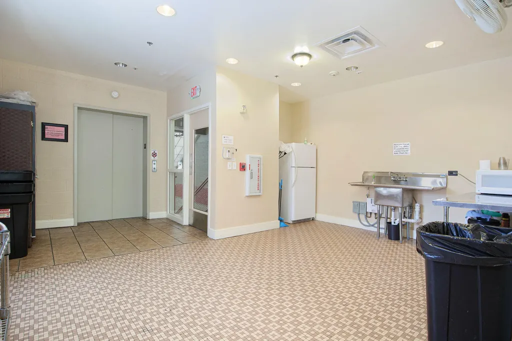 356 W Western Avenue Muskegon City MI 49440