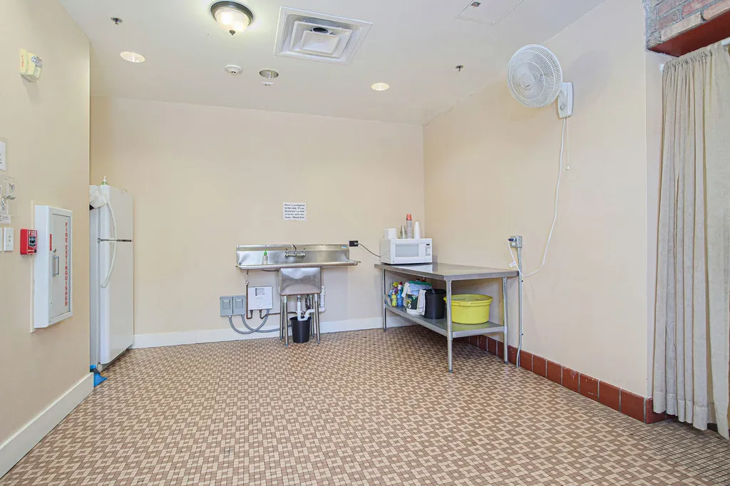 356 W Western Avenue Muskegon City MI 49440