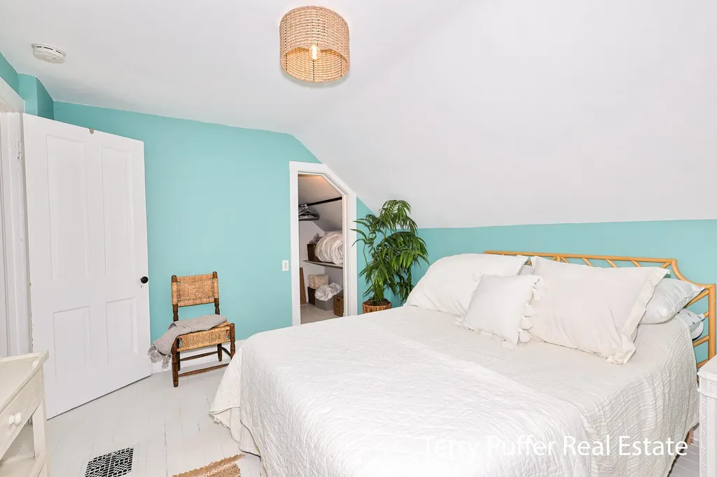 305 N Robert Street Ludington City MI 49431