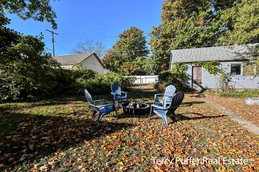 305 N Robert Street Ludington City MI 49431
