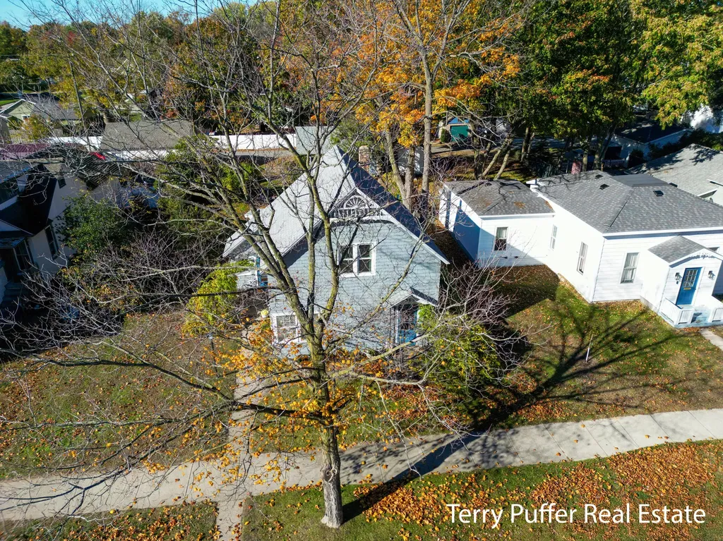 305 N Robert Street Ludington City MI 49431