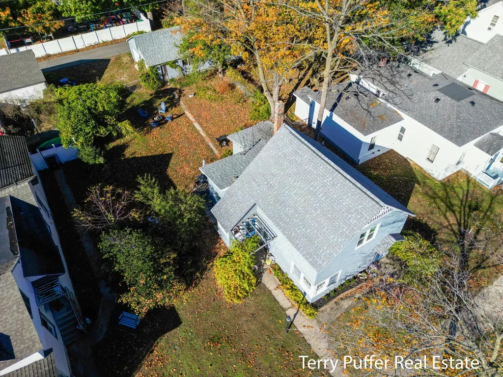 305 N Robert Street Ludington City MI 49431