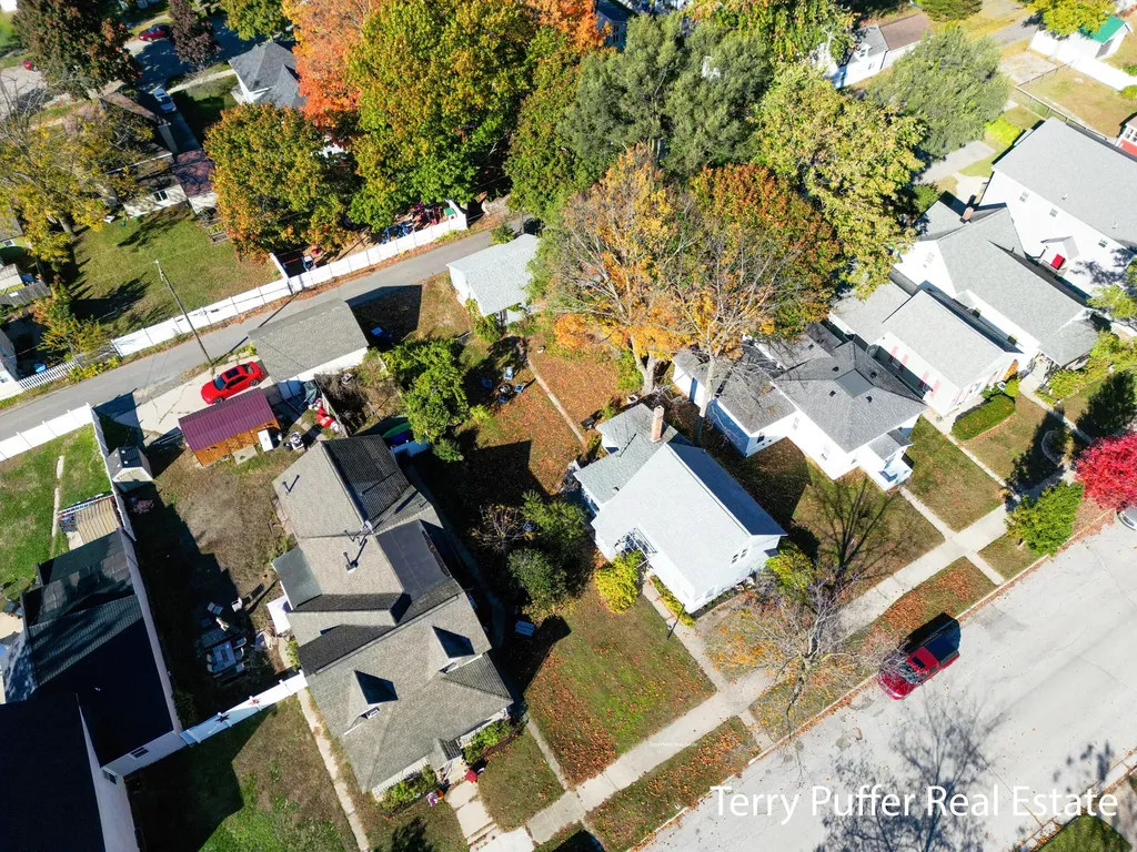 305 N Robert Street Ludington City MI 49431
