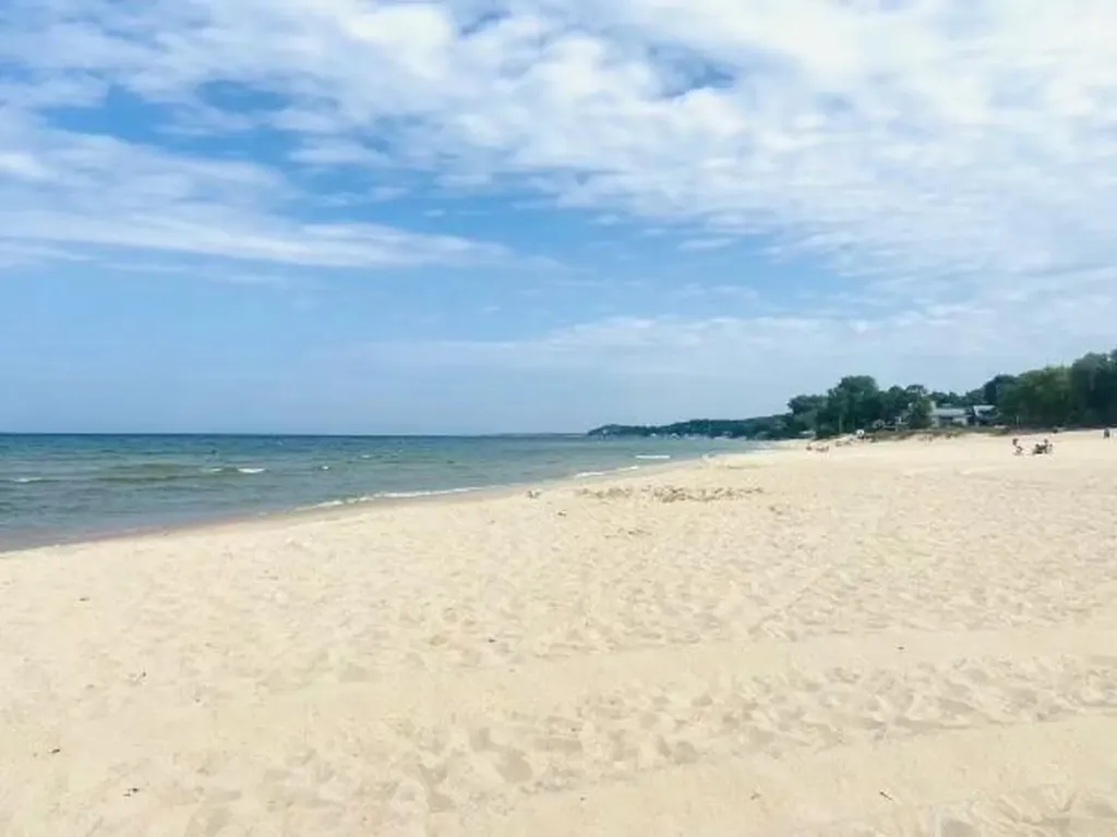 305 N Robert Street Ludington City MI 49431