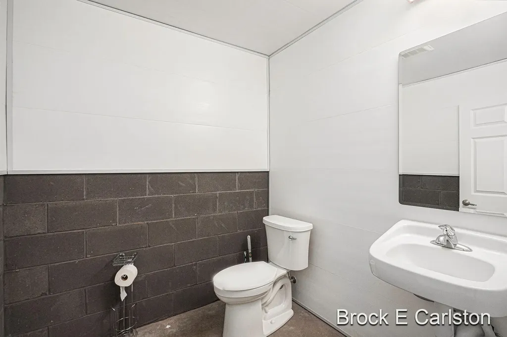 1054 W Sherman Boulevard Muskegon City MI 49441