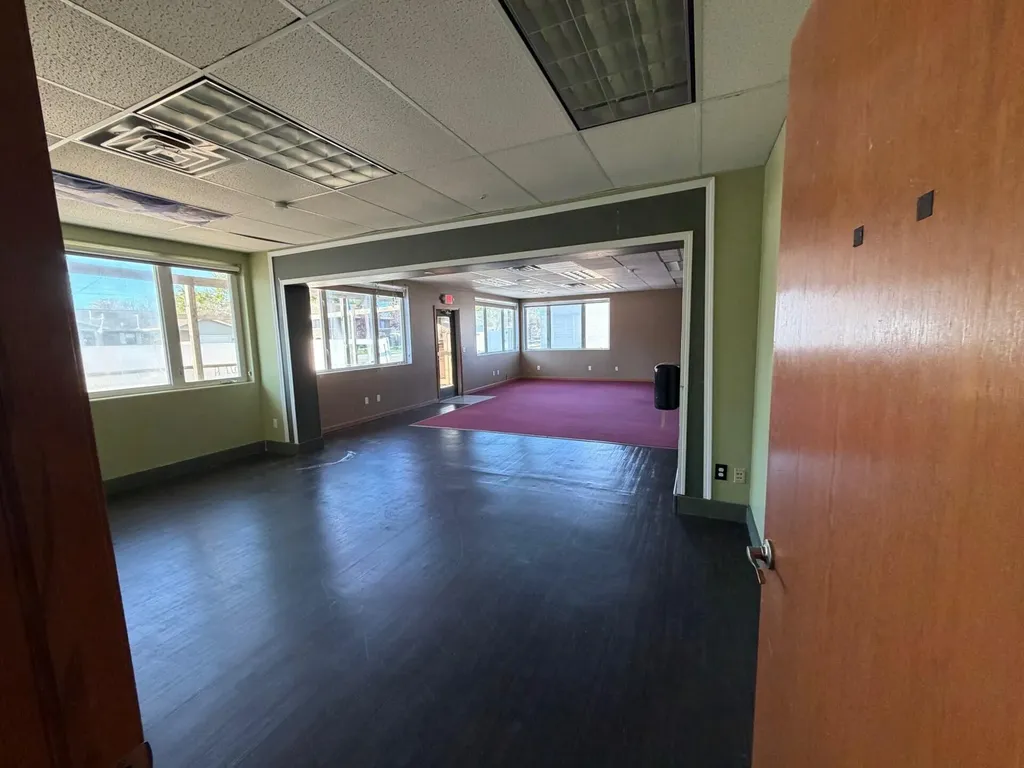 947 W Broadway Avenue Roosevelt Park City MI 49441