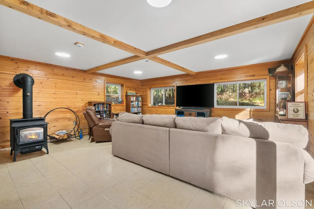 10711 N Tuttle Road Unknown City MI 49411