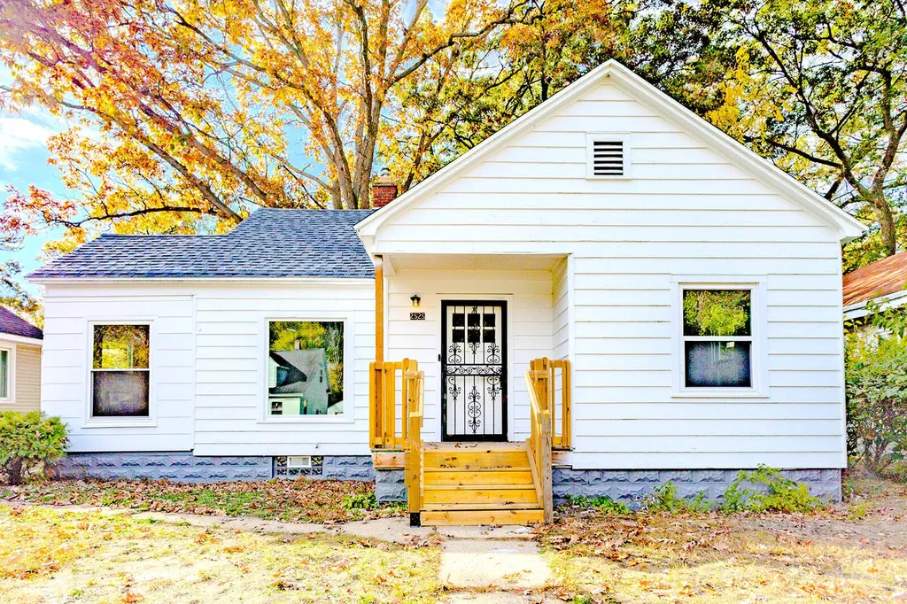 2525 Reynolds Street Muskegon Heights City MI 49444
