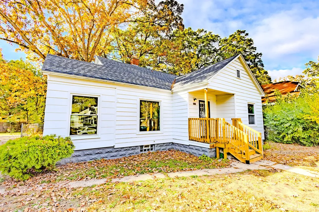 2525 Reynolds Street Muskegon Heights City MI 49444