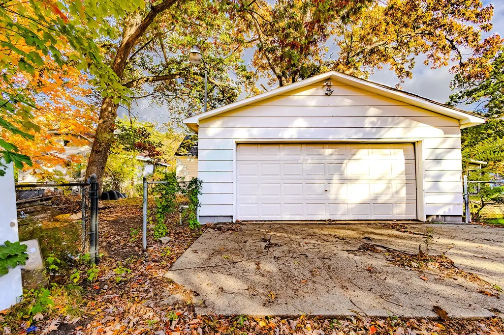 2525 Reynolds Street Muskegon Heights City MI 49444