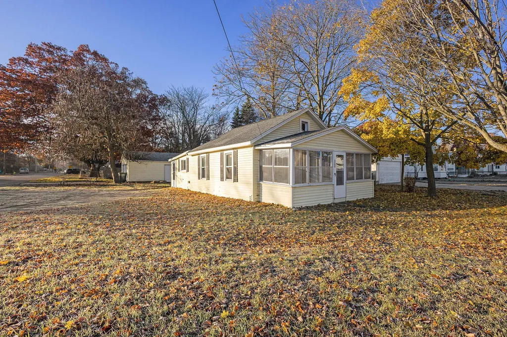 2209 Hughes Avenue Norton Shores City MI 49441