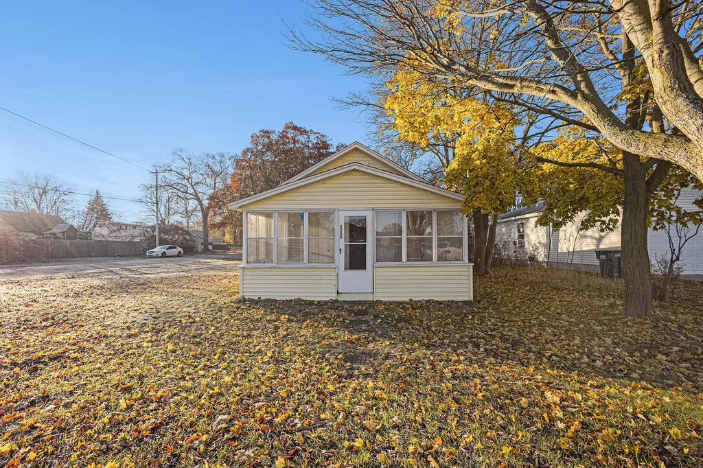 2209 Hughes Avenue Norton Shores City MI 49441