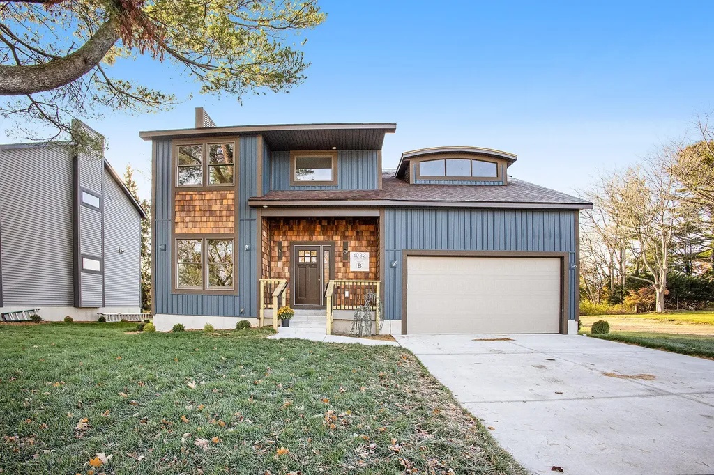 1032 Arlington Avenue Grand Haven City MI 49417