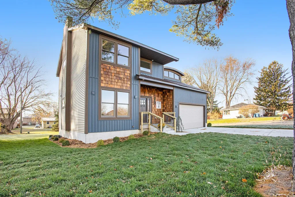 1032 Arlington Avenue Grand Haven City MI 49417
