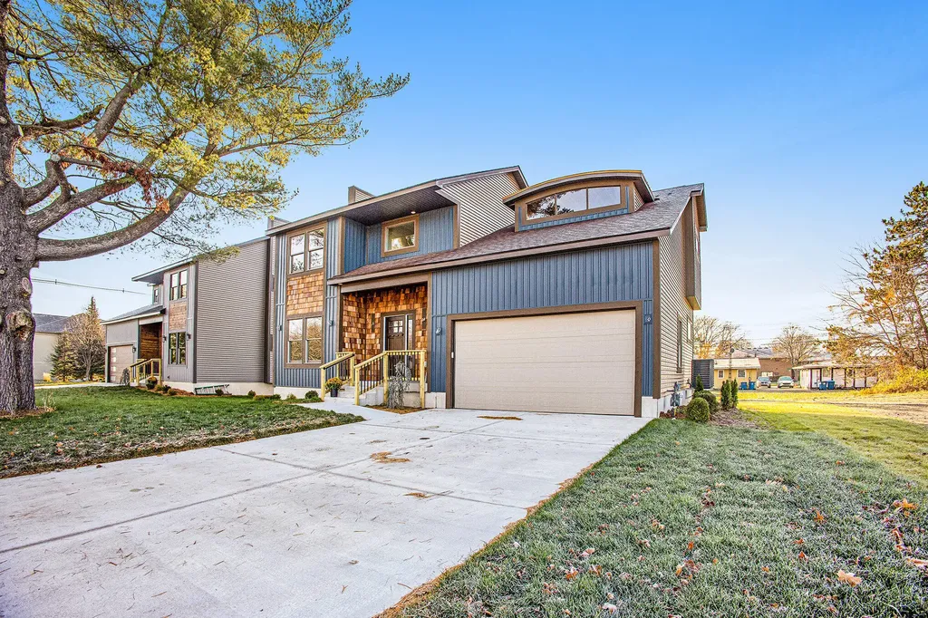 1032 Arlington Avenue Grand Haven City MI 49417