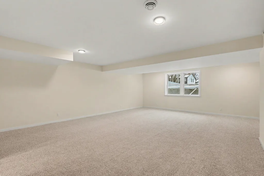 1032 Arlington Avenue Grand Haven City MI 49417