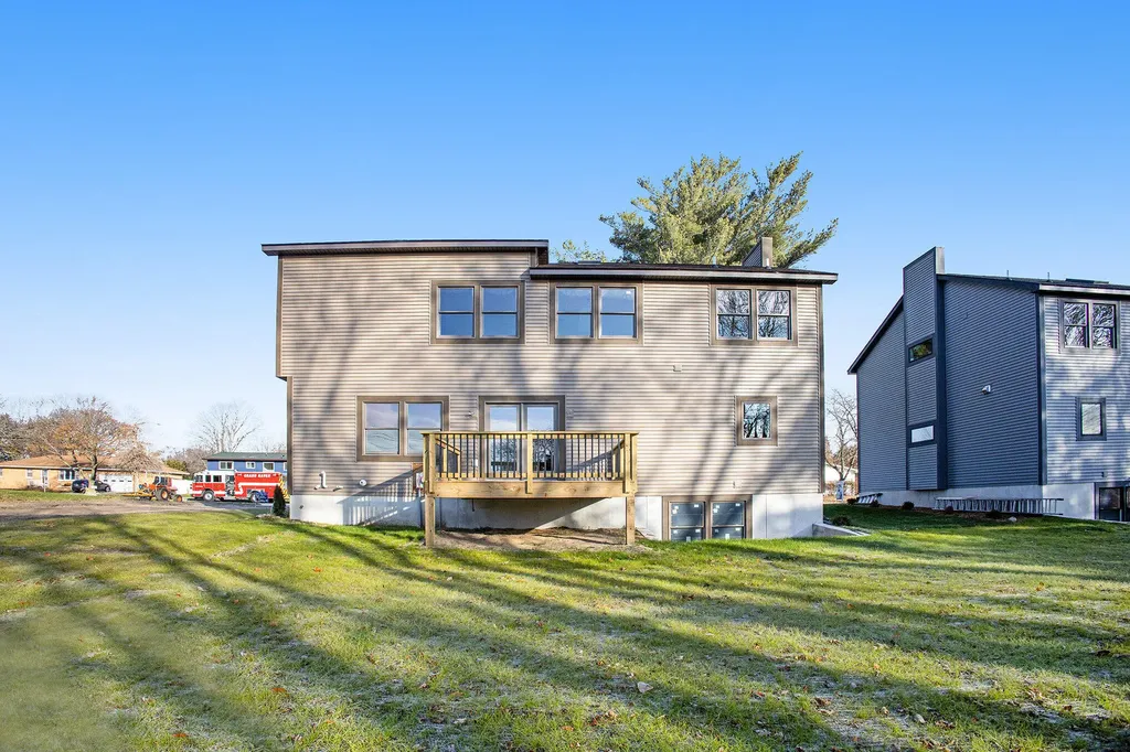 1032 Arlington Avenue Grand Haven City MI 49417