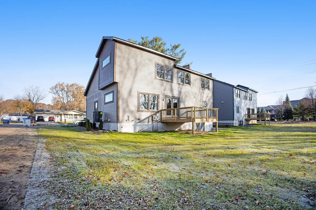 1032 Arlington Avenue Grand Haven City MI 49417