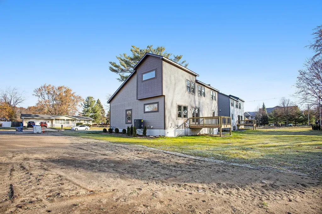 1032 Arlington Avenue Grand Haven City MI 49417