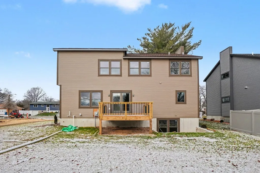 1032 Arlington Avenue Grand Haven City MI 49417
