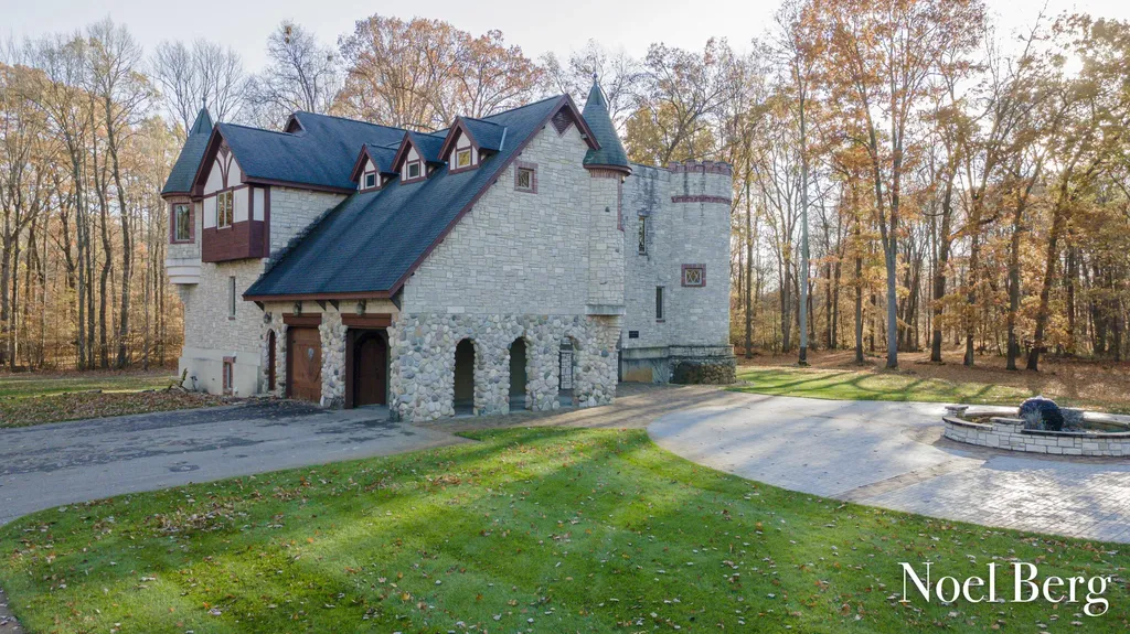 2303 38th Street Valley Township MI 49010