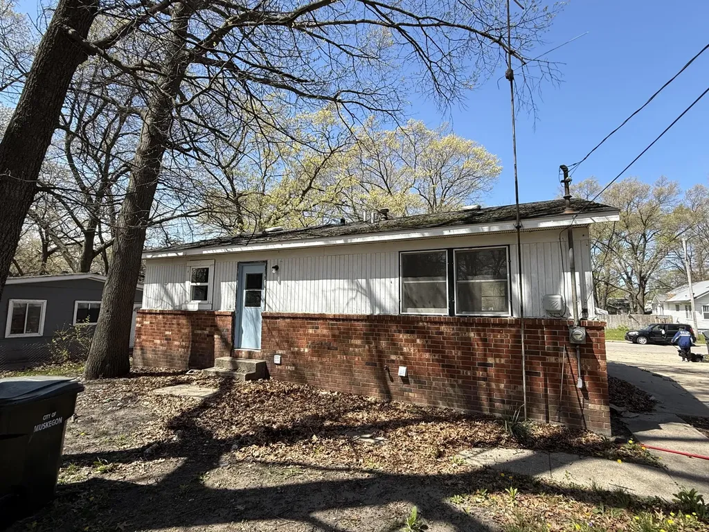 2156 Austin Street Muskegon City MI 49444