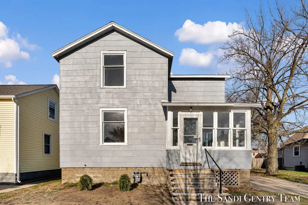 317 Elliott Avenue Grand Haven City MI 49417