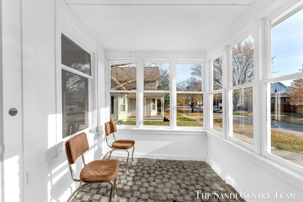 317 Elliott Avenue Grand Haven City MI 49417