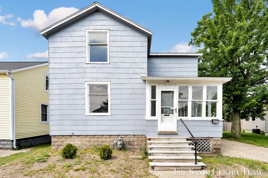 317 Elliott Avenue Grand Haven City MI 49417