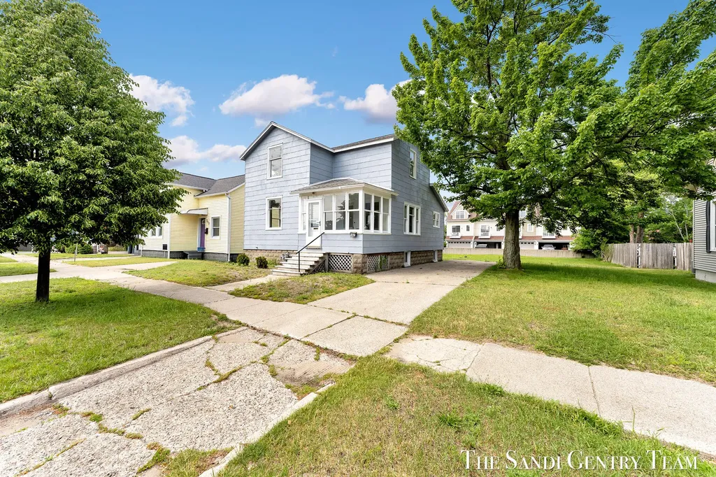 317 Elliott Avenue Grand Haven City MI 49417
