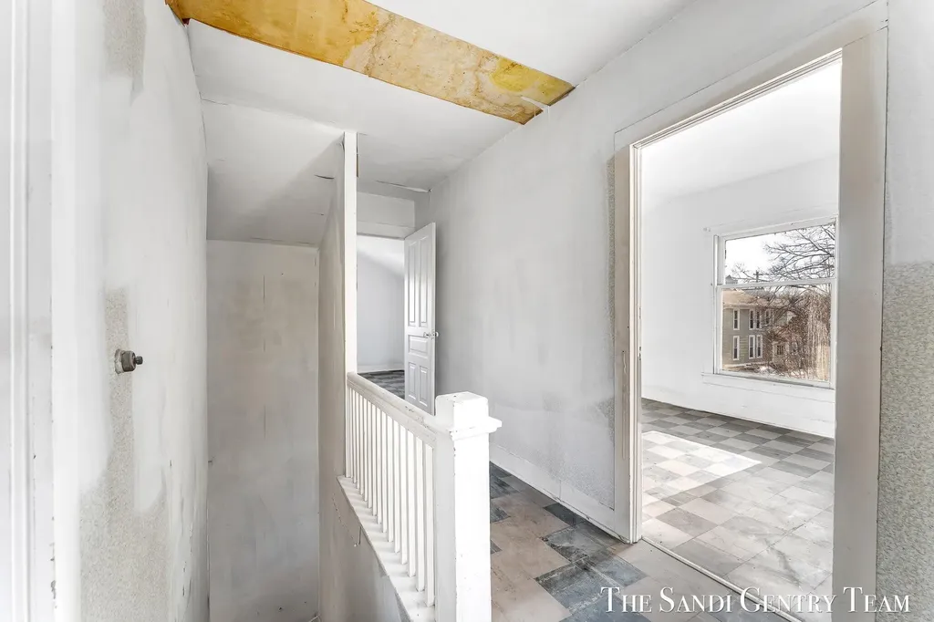 317 Elliott Avenue Grand Haven City MI 49417