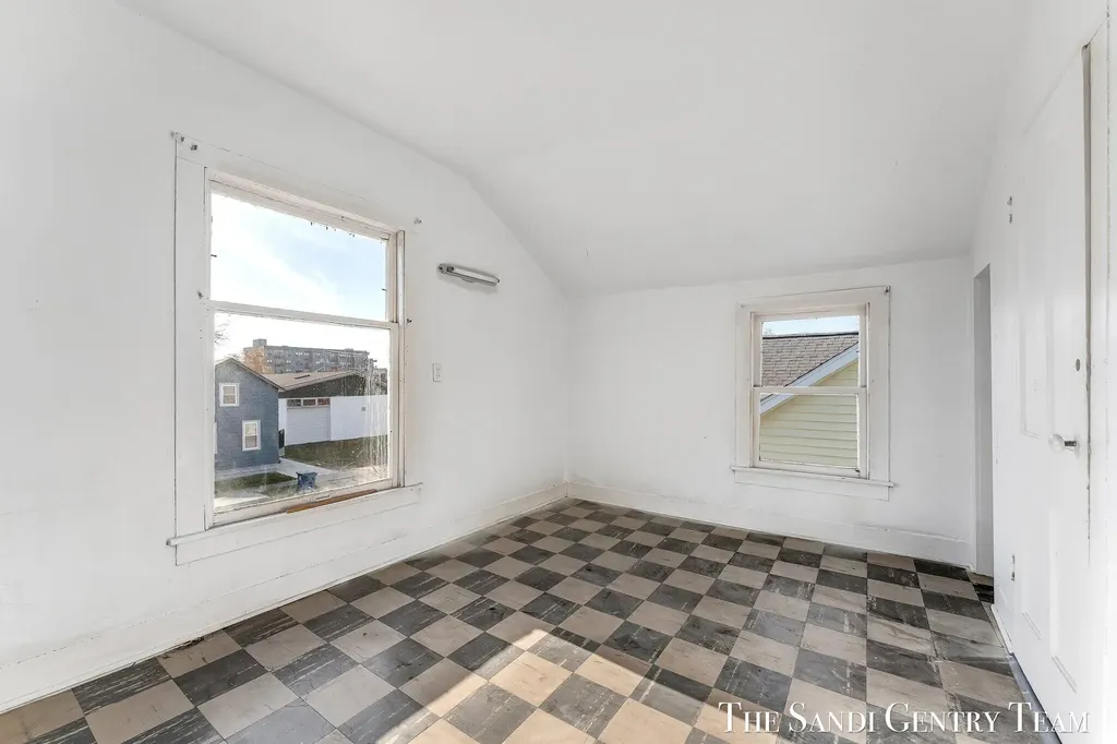 317 Elliott Avenue Grand Haven City MI 49417