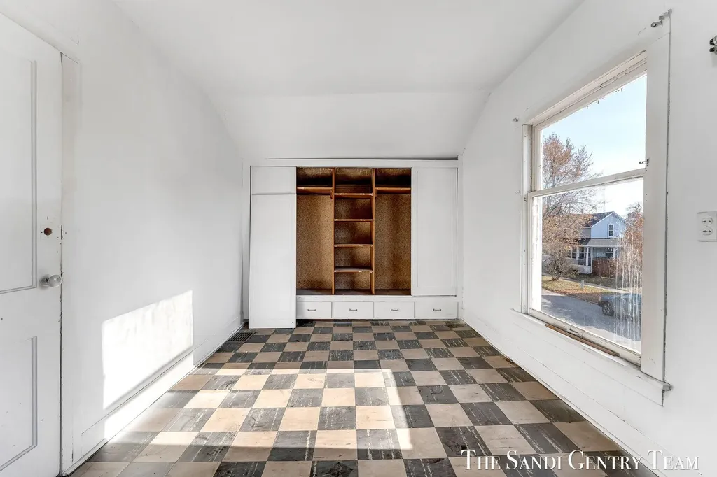 317 Elliott Avenue Grand Haven City MI 49417